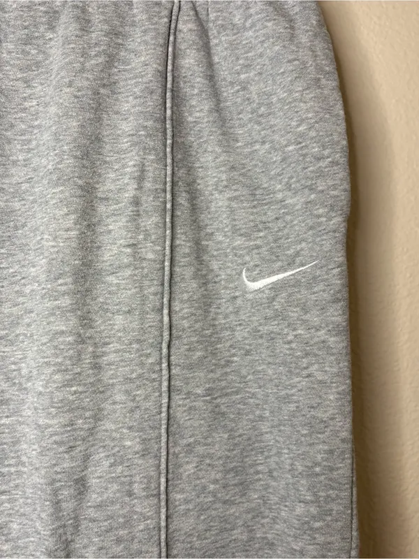 Women’s grey Nike jogger sweatpants full length cotton oversized XS - Image 3