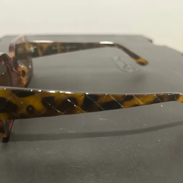 Tortoise Shell Sunglasses Brown - Image 4