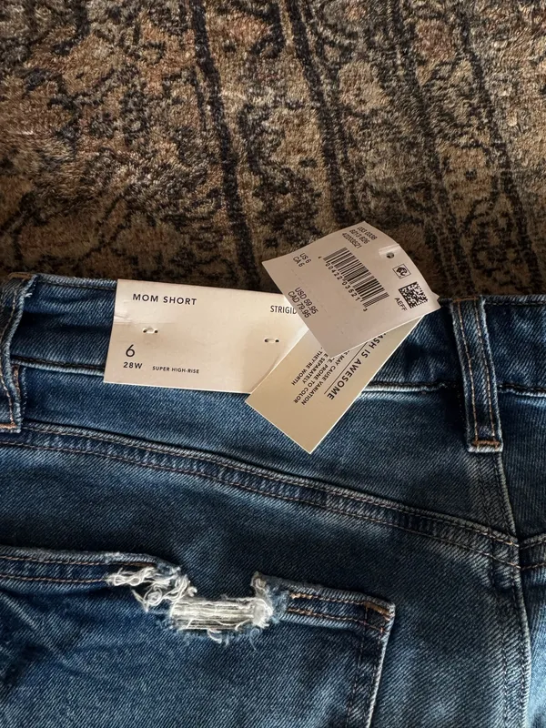 American Eagle Mom Shorts - Image 3