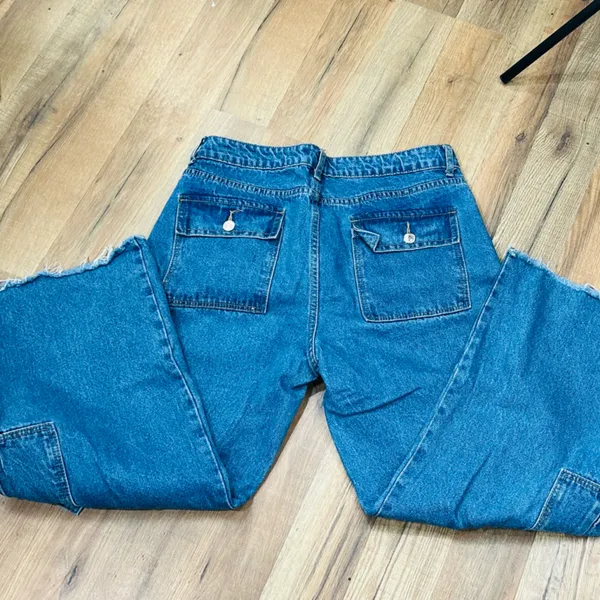 Edikted Blue Wide-Leg Cargo Jeans - Image 7