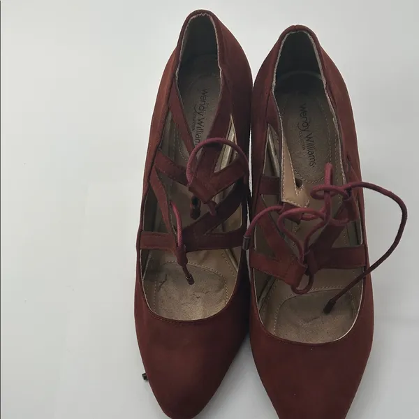 Stylish Burgundy Lace - Image 4