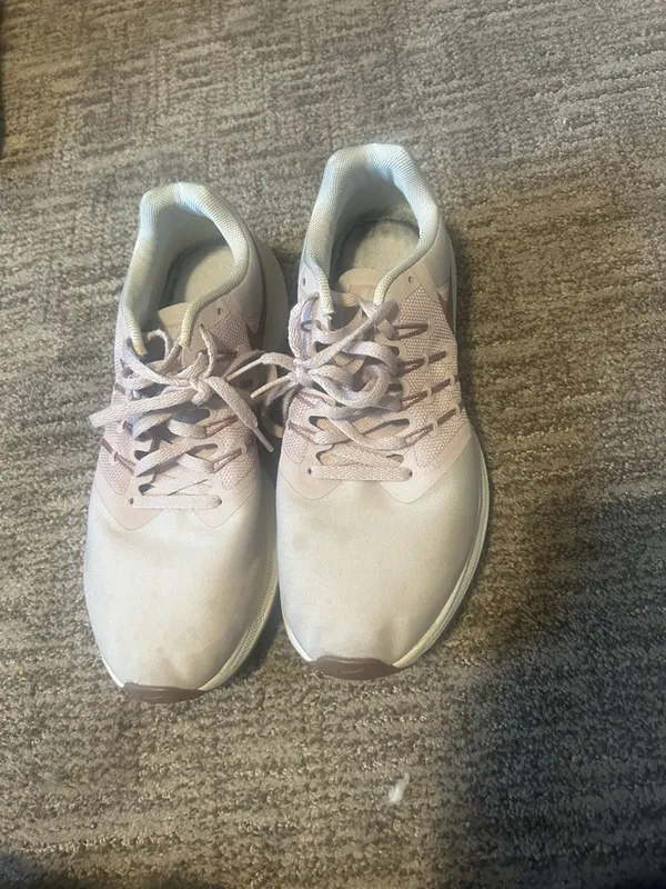 Nike running shoes women’s size 9.5 - Image 5