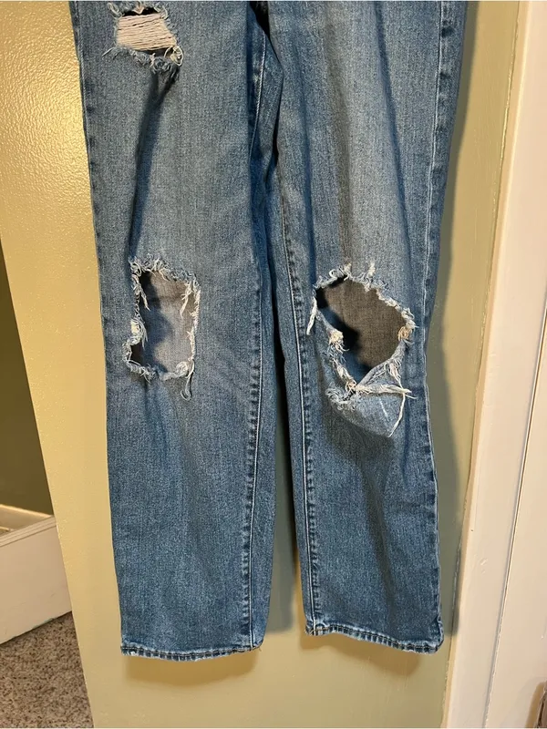 Old‎ Navy Women's Size 0 O.G. Loose Straight Jeans Light Wash Distressed Stretch - Image 4