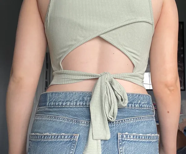 PacSun Light green crop top with tie in the back - Image 3