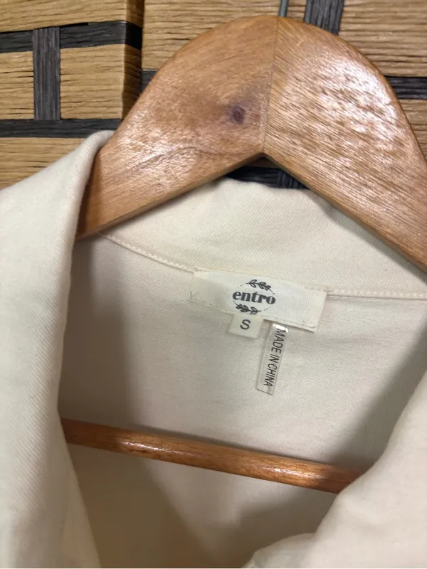 Entro cream dress size small - Image 7