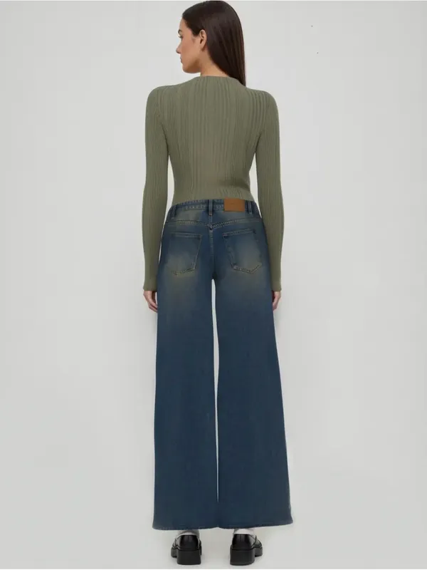 Cider Rib V-Neck Solid Button Bodysuit Green XL NWT - Image 3
