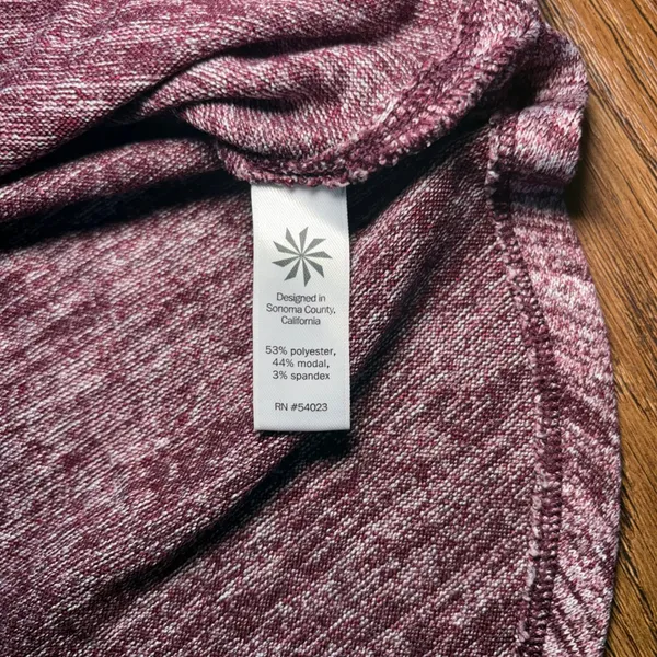 Athleta Space Dye Long Sleeve Top Burgundy Thumbholes Curved Hem Womens M Active - Image 9