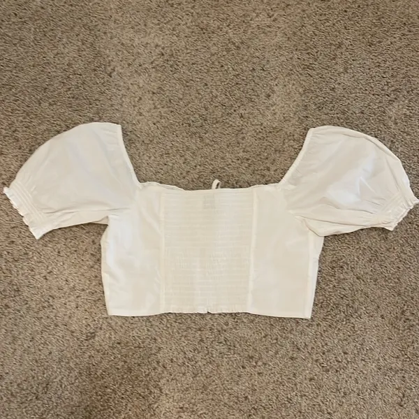 Aritzia Sunday Best white crop top size med NWOT #105 - Image 7