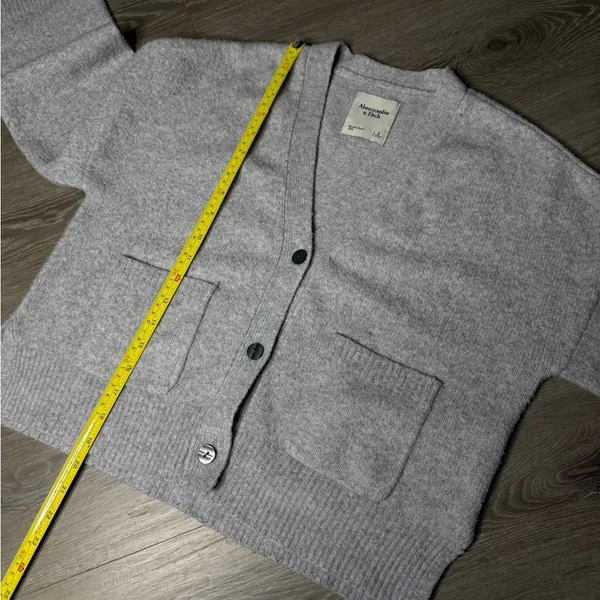 Abercrombie & Fitch Gray Women's Sweater - Image 6
