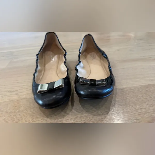 Coach 1941 black patent leather bow flats size 8 - Image 5