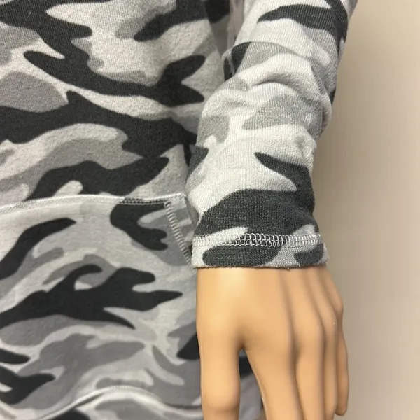 Retrology Long Sleeve Gray Toned Camouflage Top size S with front pouch pocket - Image 3