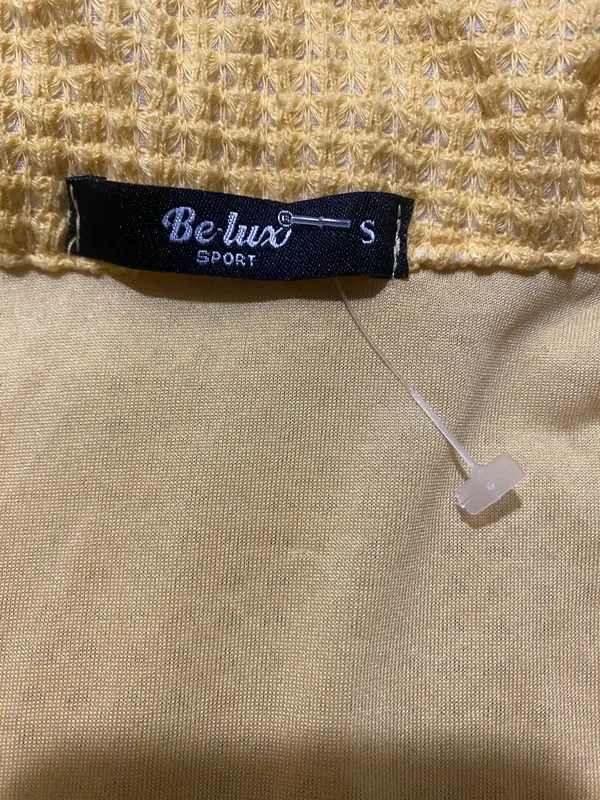 Be-lux Sport Size small Cropped yellow top - Image 6