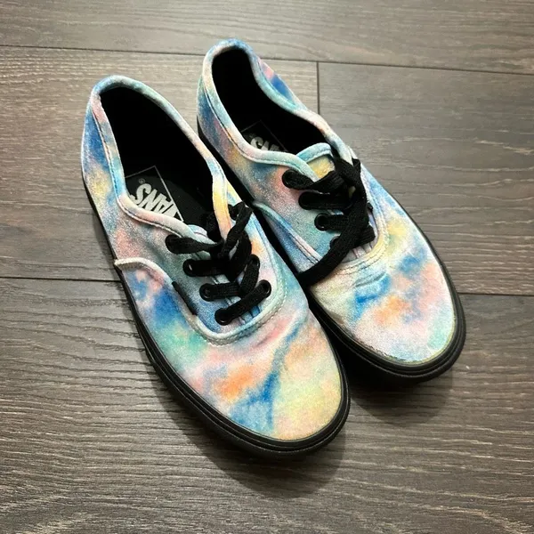 Vans Women’s 6 Tie Dye Platform Laceup Sneakers Shoes - Image 2