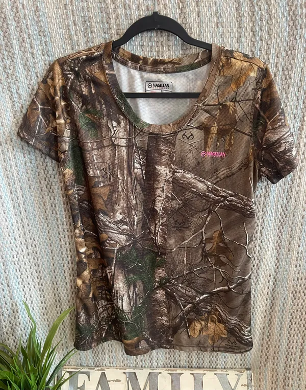 Women's Hill Zone Short Sleeve T-shirt Size L. - Image 3