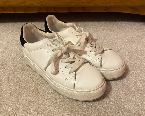 Kurt Geiger White Sneakers - Image 4