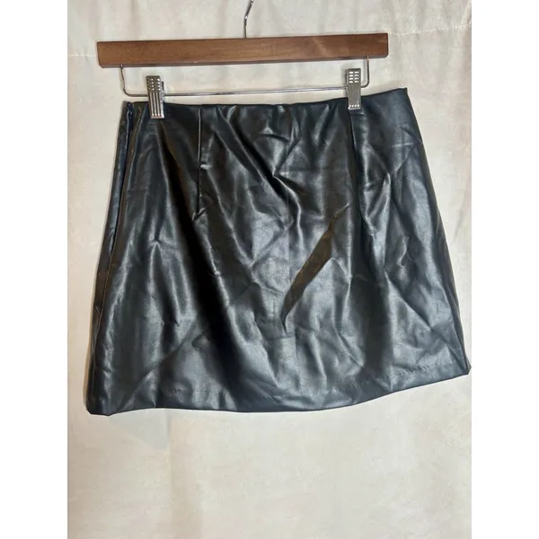 Abercrombie & Fitch Vegan Leather Skort Black High Rise Mini Skirt Shorts M - Image 2