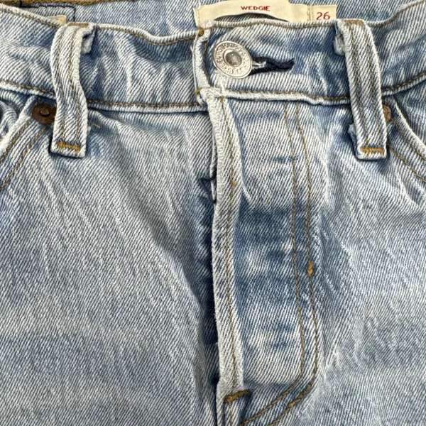 Levi’s Premium Wedgie Straight Ankle Jeans Women’s 26 Light Wash 26 Inseam - Image 5