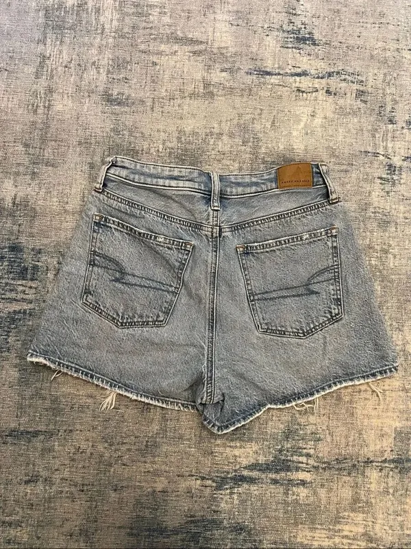 American Eagle Light Wash Distressed High Rise Mom Shorts Size 2 - Image 2