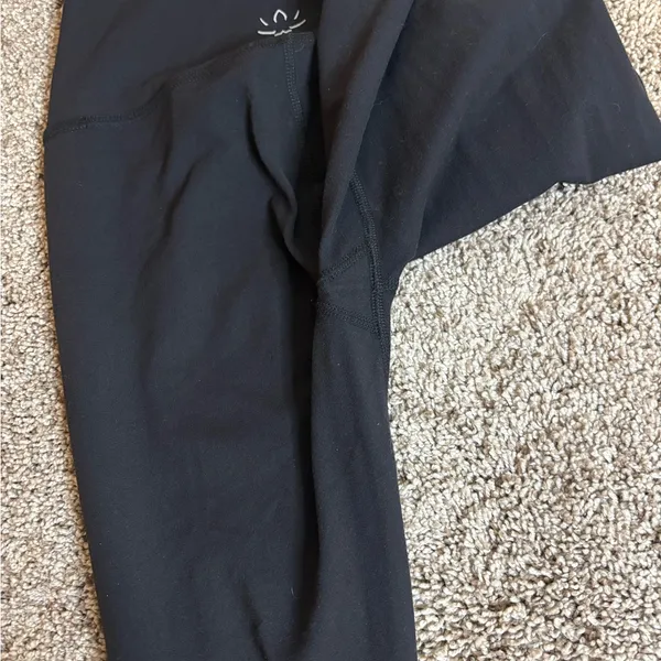Beyond Yoga Black High-Rise Leggings Size Small - Image 6