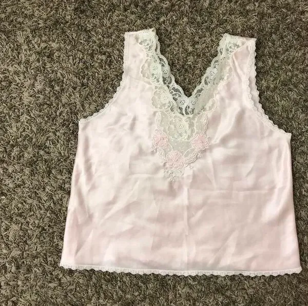 Vintage light pink sleep top with adorable dainty lace, bead, and flower details - Image 3