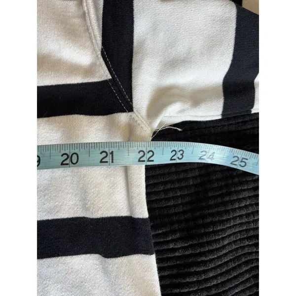 H&M Striped Oversized Knit Sweater Size M Long Sleeve Black/White Crew‎ EUC - Image 5