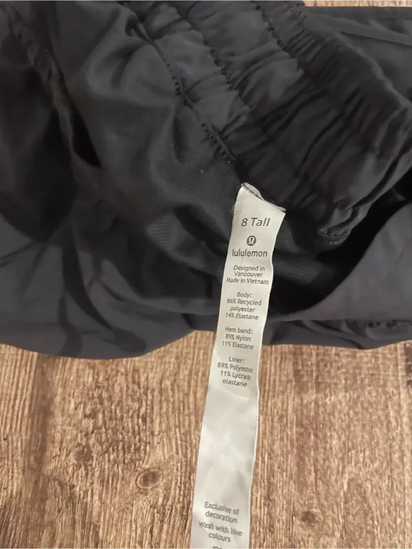 Lululemon Black Hotty Hot Low Rise Short Size 8 Tall - Image 6