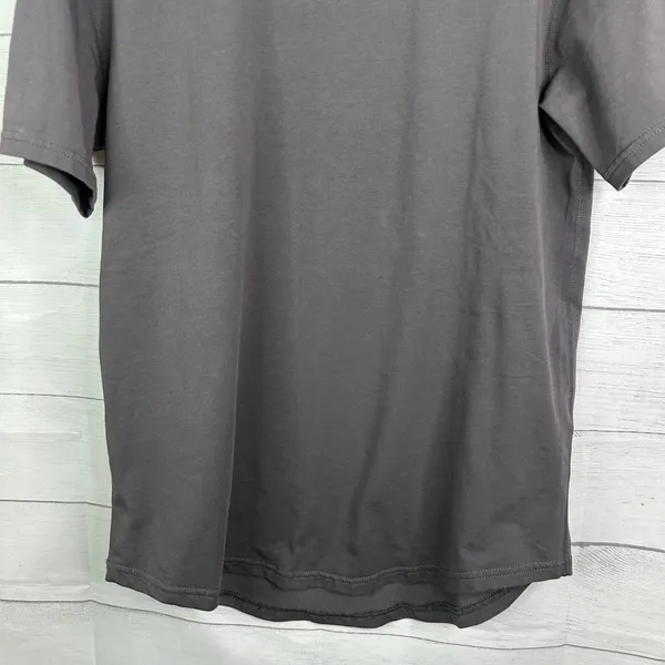 Quince Curve Crewneck Tee Dark Coal Gray Curved Hem Womens Size Medium Casual - Image 4