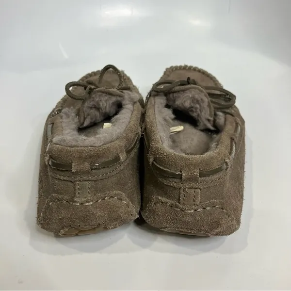 UGG Dakota slippers taupe women’s size 6 house‎ shoes casual shearling lined - Image 5