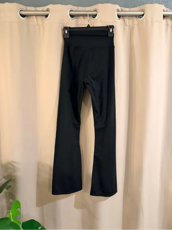 Sheadore Black Flared Leggings - Image 3