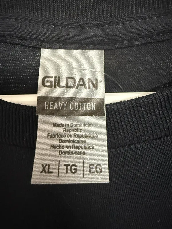 Gildan graphic tee - Image 2