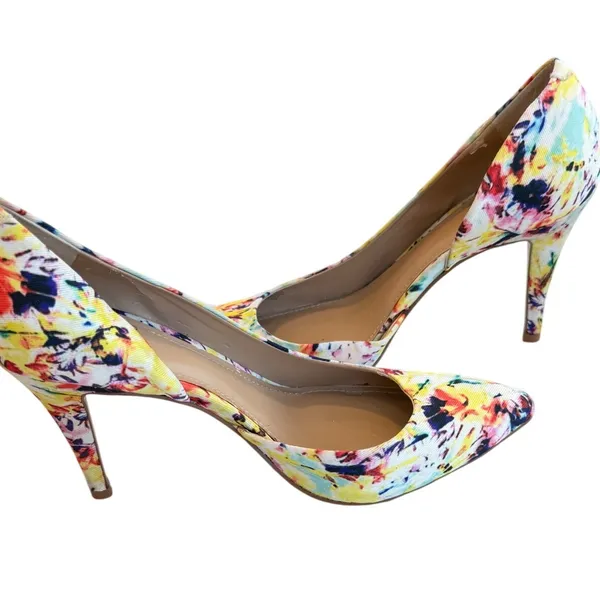 Vince Camuto Women's Pointed Toe DOrsay Heels Multi Color Floral Print Size 7 M - Image 4