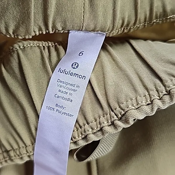 Lululemon On the Fly Crop Pants‎ *Woven 23" Vintage Gold Yellow Mustard Size 6 - Image 6