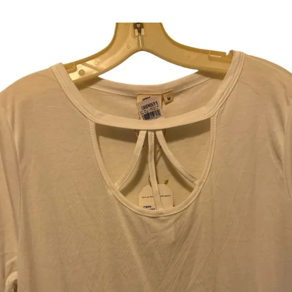 Grace & Emma White Top nwt Size M - Image 2