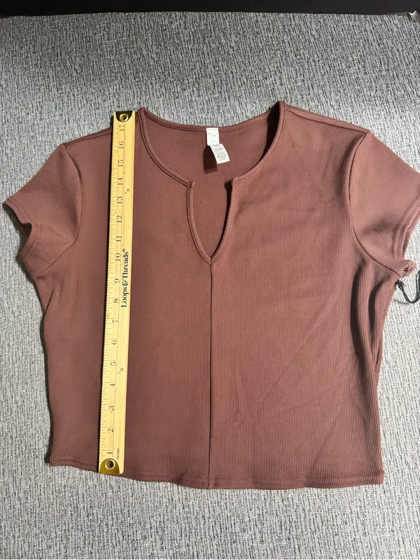 Alo Savvy Short Sleeve Rib Crop Top - Image 10