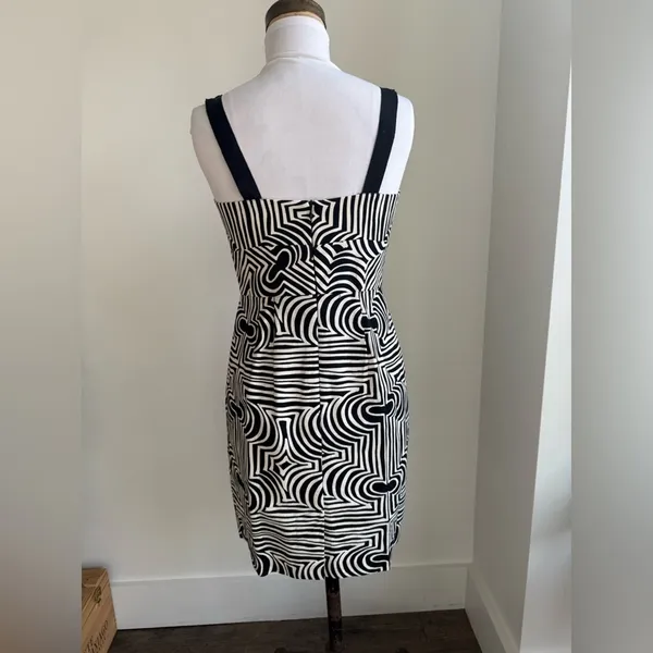 Trina Turk Black And White Geometric Pattern Cocktail Dress Size 2 - Image 3