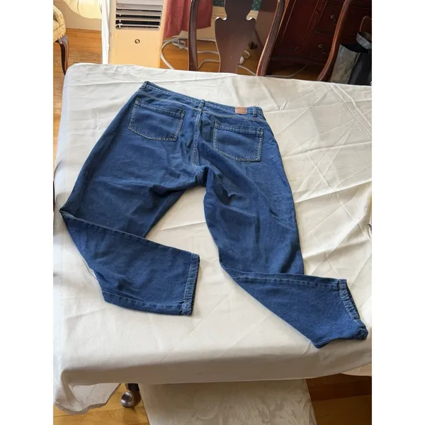 Women’s Blue Medium Wash Straight Leg Denim Jeans Solid 5-Pocket Size 14 - Image 3