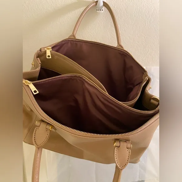 Lauren Ralph Lauren Leather Newbury Tan Tote Bag. - Image 3