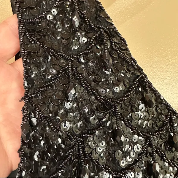 Vintage Cyn Les Black Wool Sequined & Beaded Scalloped Design Tank Top Medium - Image 2