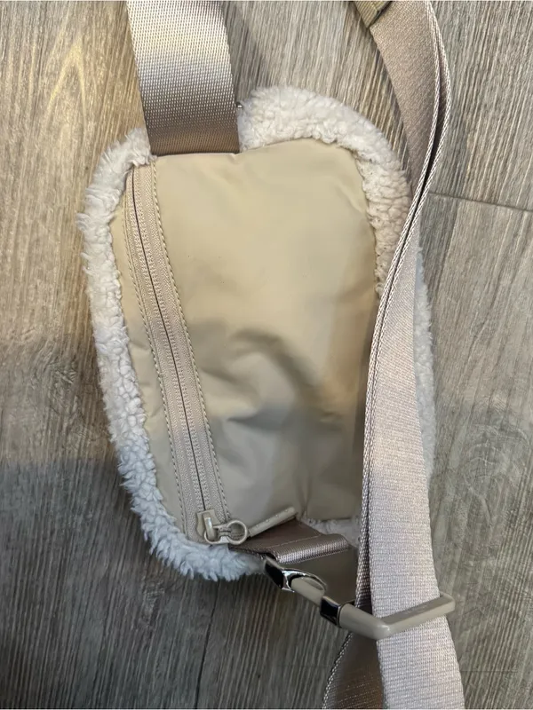 LULULEMON Cream Sherpa Fanny Pack Belt Bag - Image 3