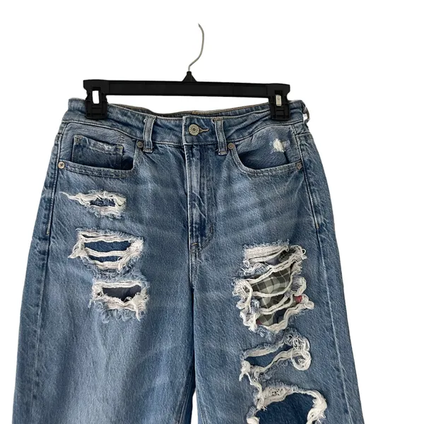 American Eagle Women's Size 8 Mom Plaid Patch‎ Distressed Straight Jeans - Image 2