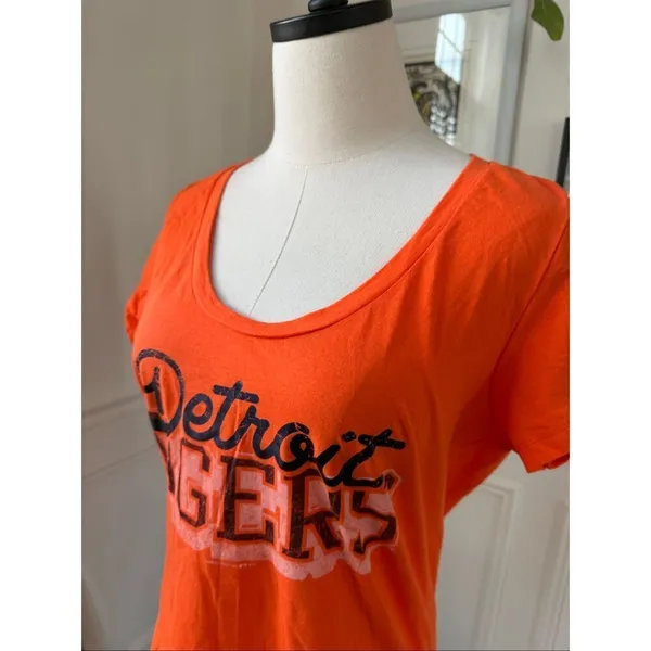 NWT MLB Detroit Tigers Short Sleeve Scoop Neck T-shirt XL - Image 5