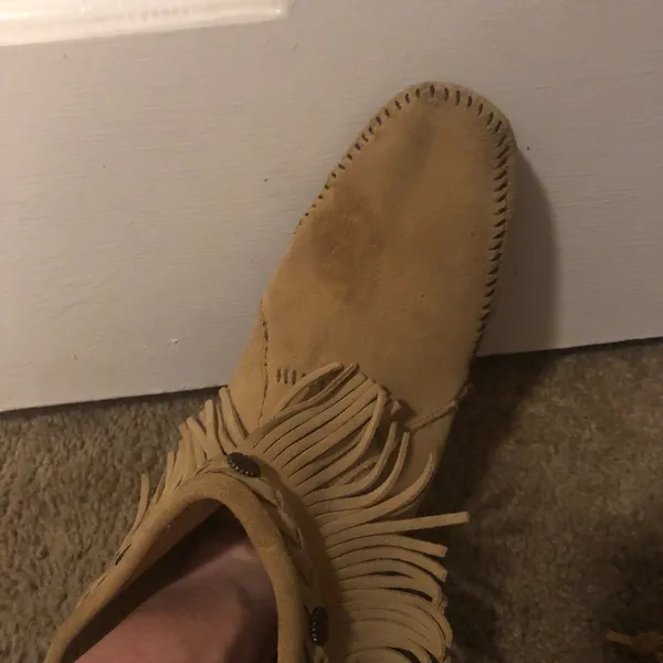 Minnetonka size 7 light brown moccasins - Image 7