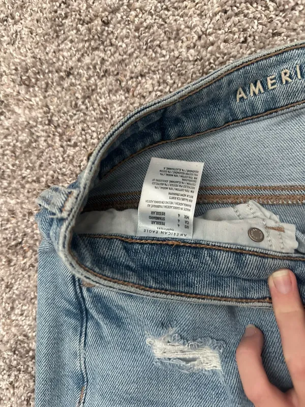 American Eagle Mom Jeans - Image 4