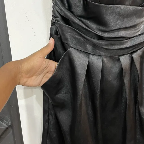 David’s Bridal Formal Bridesmaid Strapless Black Satin Dress Size 4 Pockets - Image 5