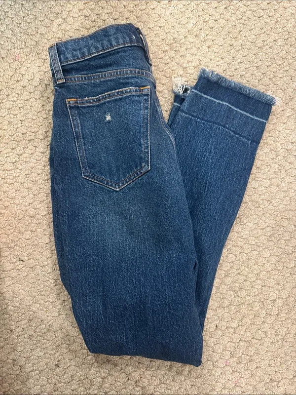NWT Abercrombie & Fitch Medium Blue High-Rise Distressed Jeans - Image 3