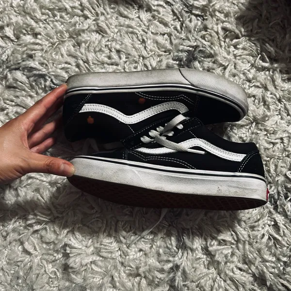 Vans Old Skool Shoes - Image 2