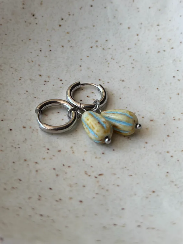 Handmade teardrop Czech glass simple minimalist hoop dangle earrings💛 - Image 5