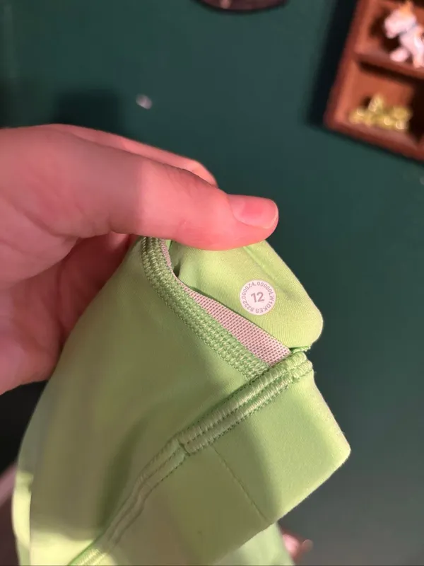 Lululemon High Neck Scream Green Align Cropped Tank Top Sz 12 - Image 3