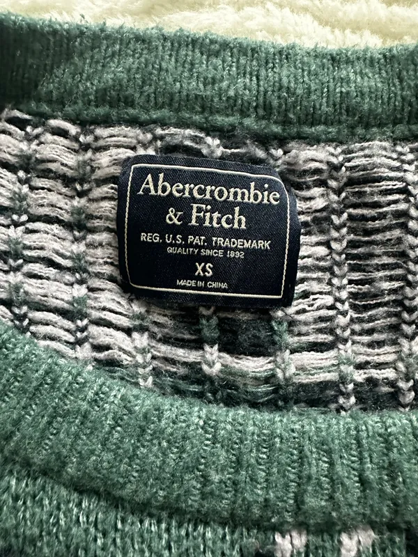 Abercrombie Cropped Sweater - Image 2