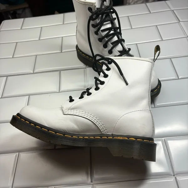 Dr/Doc Martens 1460 SMOOTH LEATHER LACE UP BOOTS‎ US 7 White - Image 9